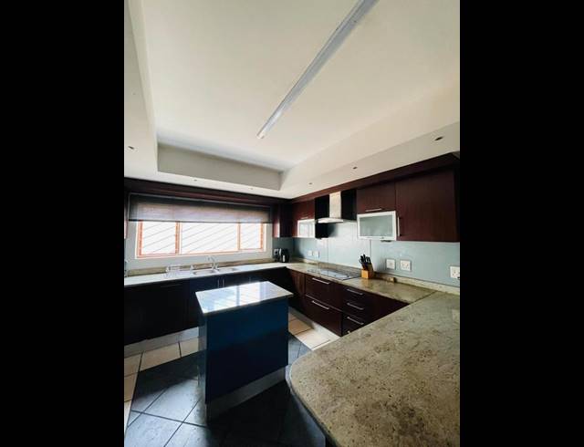 4 BEDROOM HOUSE FOR SALE IN UMHLANGA ROCKS